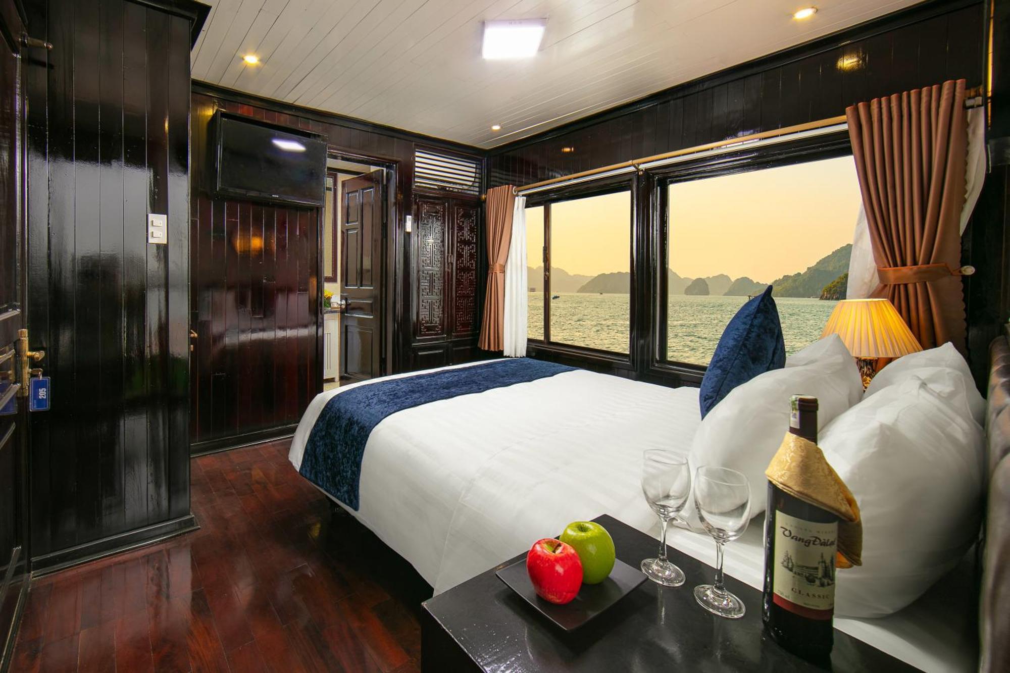 Fantasea Imperial Cruise Hotel Ha Long Exterior photo