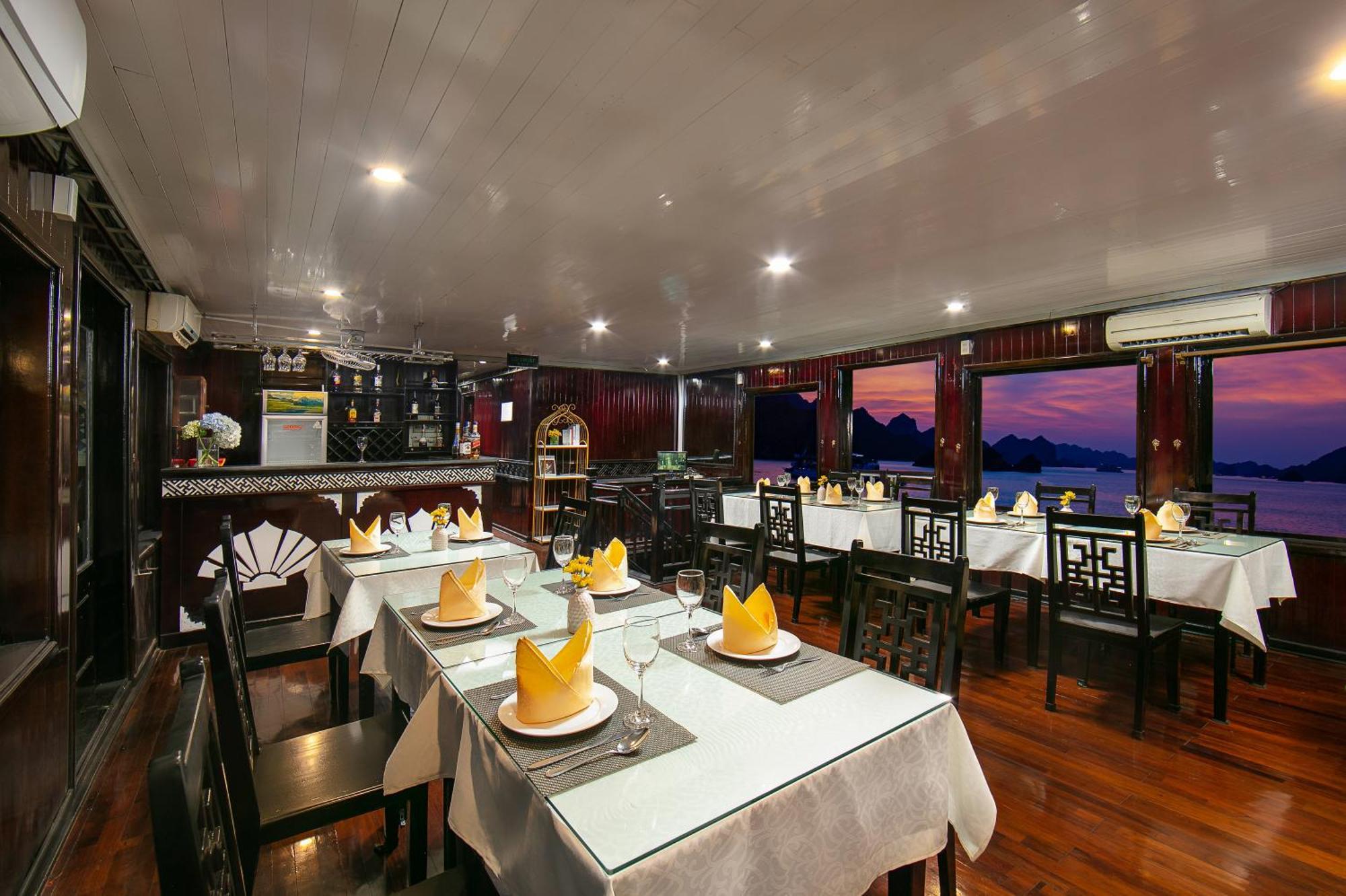 Fantasea Imperial Cruise Hotel Ha Long Exterior photo