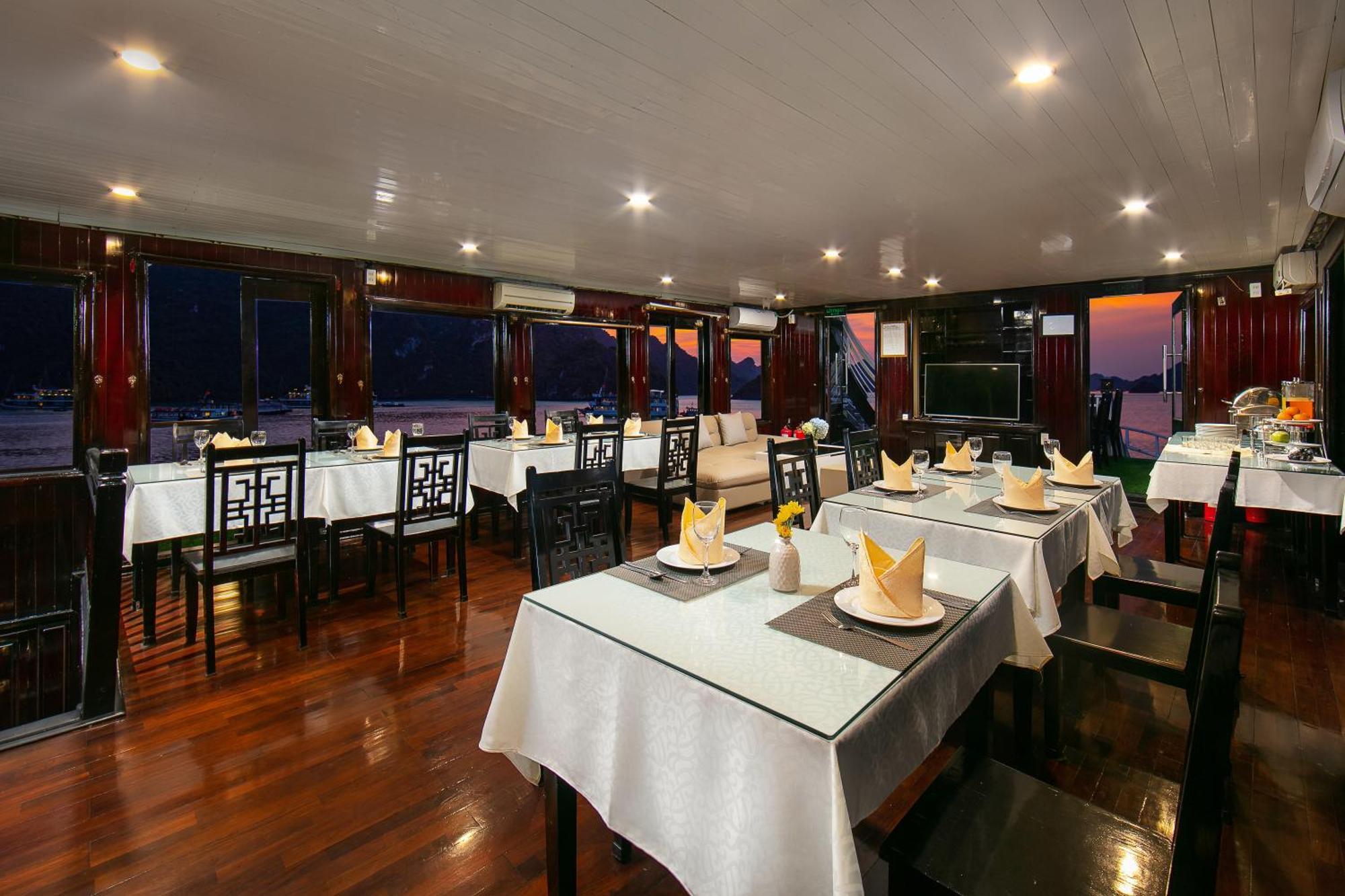 Fantasea Imperial Cruise Hotel Ha Long Exterior photo